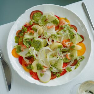 Cum să faci o salată Nicoise colorată și sănătoasă